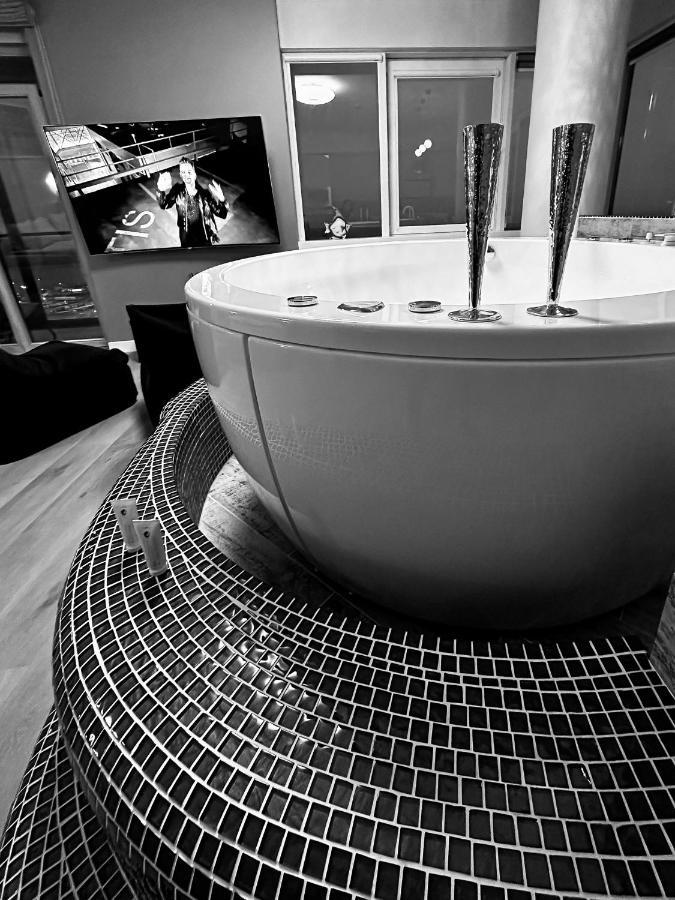 Sky Flat Jacuzzi 27 Floor Apartamento Klaipėda Exterior foto